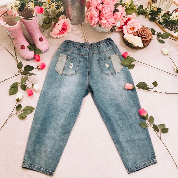 NWOT Very Cute baggy fitting thin Jean pants - Picture 5 of 8